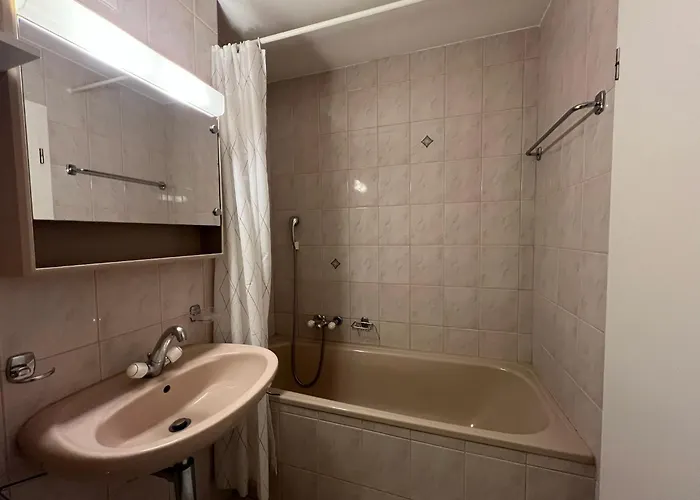 Parking Terrasse Pour 4 Personnes Au *